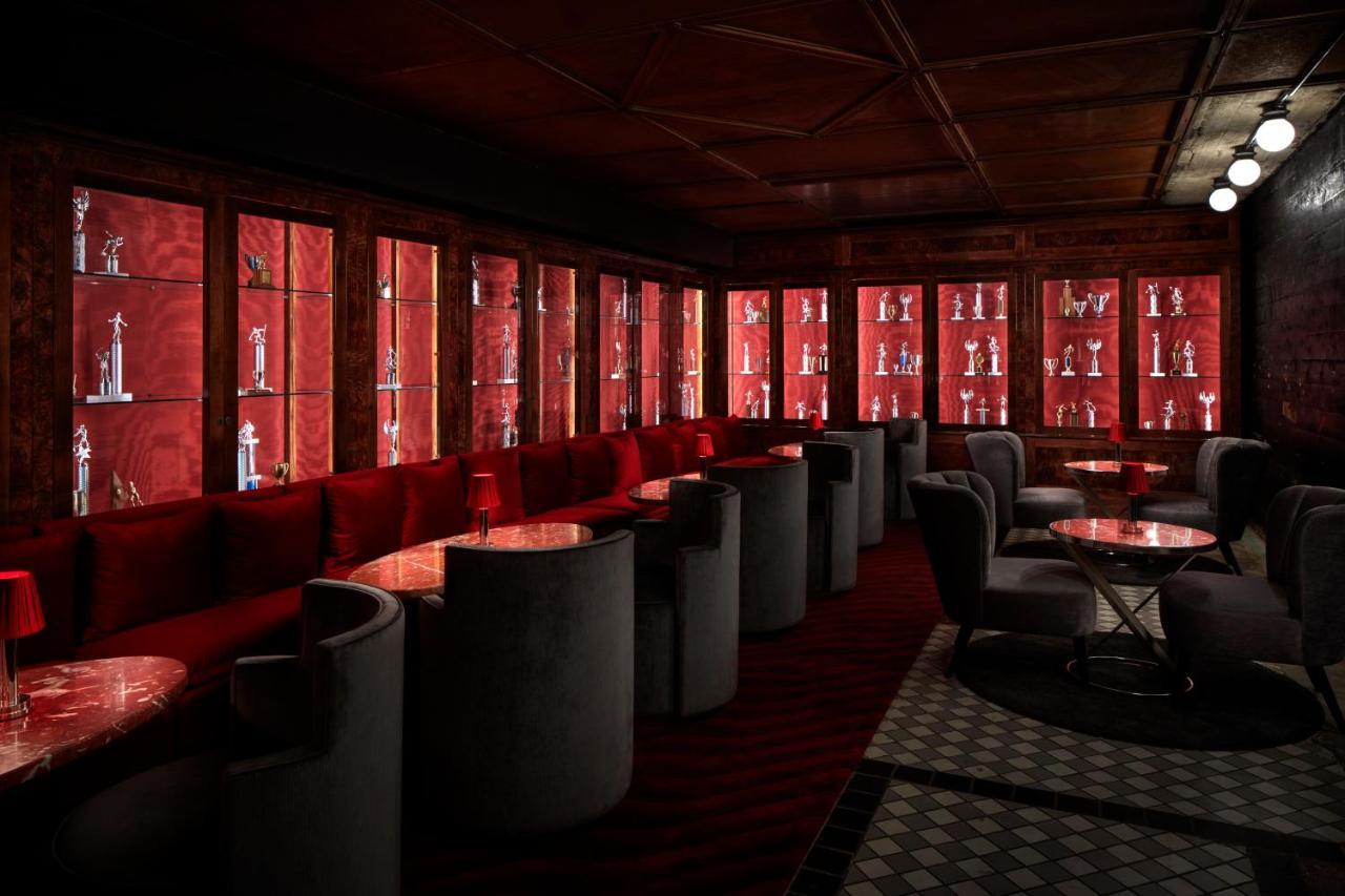 Hotel Riggs Washington Dc Zewnętrze zdjęcie The interior of the nightclub
