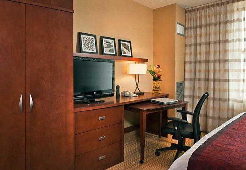 Hotel Riggs Washington Dc Zewnętrze zdjęcie A typical room at a Residence Inn